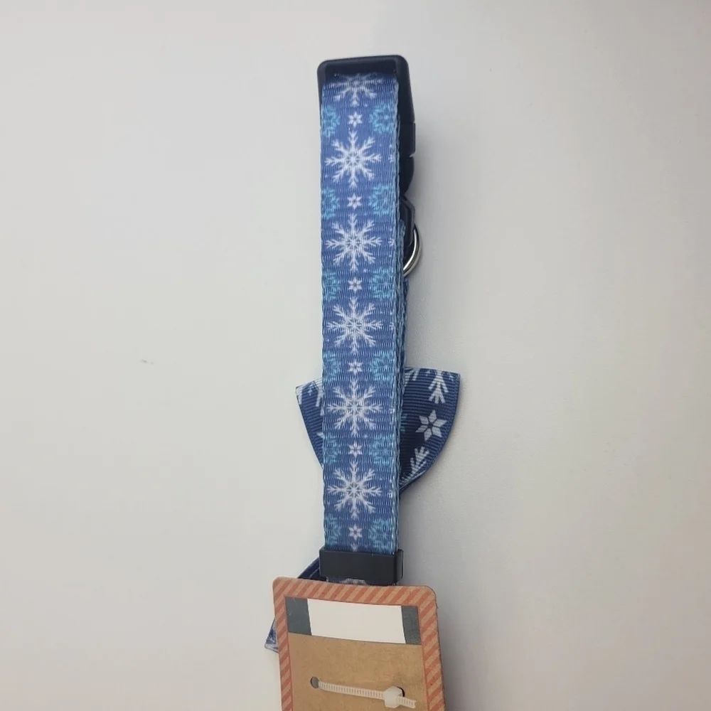 Dog collar with bow